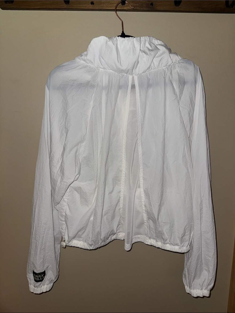 DAILY DRILLS Nylon Pullover, size XS/S. EUC. - Picture 3 of 4